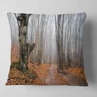 Designart put prekriven opalim lišćem-moderni jastuk za bacanje šuma - 16x16